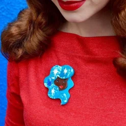 Erstwilder Aquarius The Accepting Brooch^ Brooches