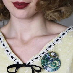 Erstwilder Carmel'S Chameleon Brooch^ Brooches