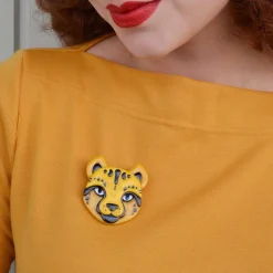 Erstwilder Cheetara'S Chum Brooch^ Brooches