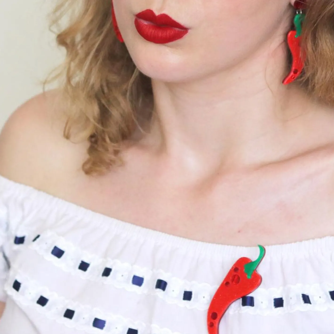 Erstwilder Cosas Picante Brooch^ Brooches
