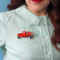 Erstwilder County Fair Chariot Brooch^ Brooches