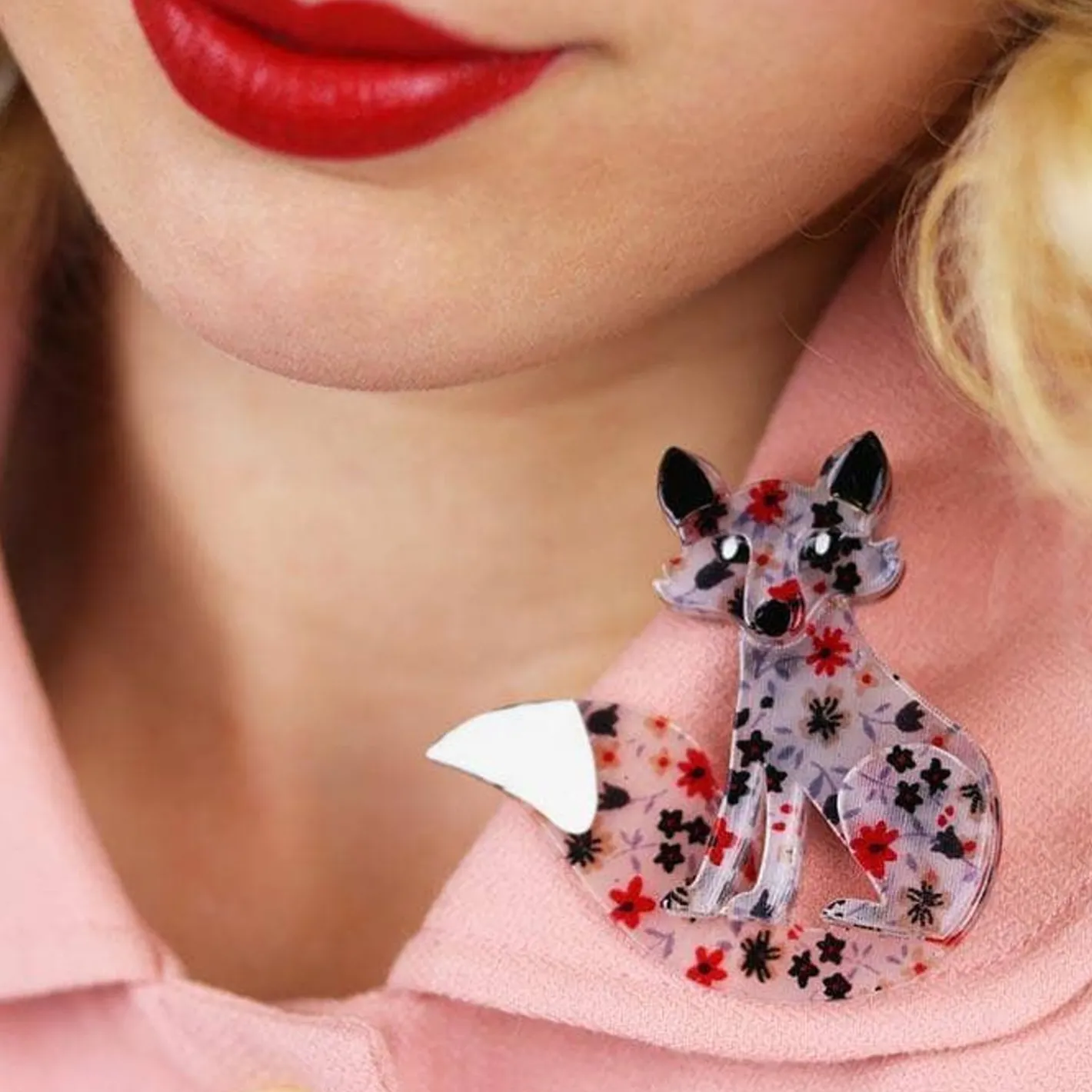 Erstwilder Frond Fox Brooch^ Brooches