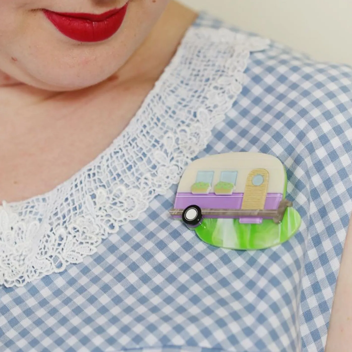 Erstwilder Happy Glamper Brooch^ Brooches