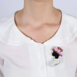 Erstwilder Miss Fanny Mae Jones Brooch^ Brooches