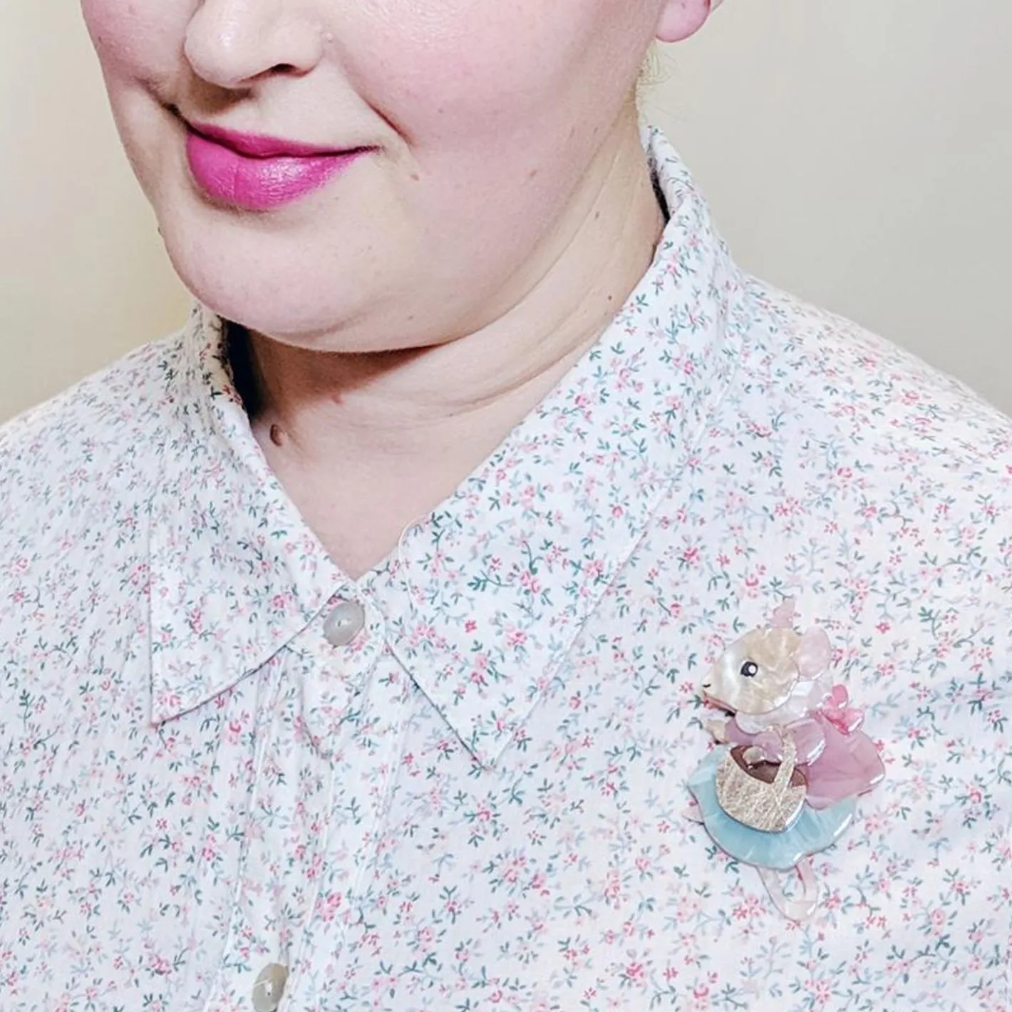 Erstwilder Mrs. Tittlemouse Brooch^ Brooches