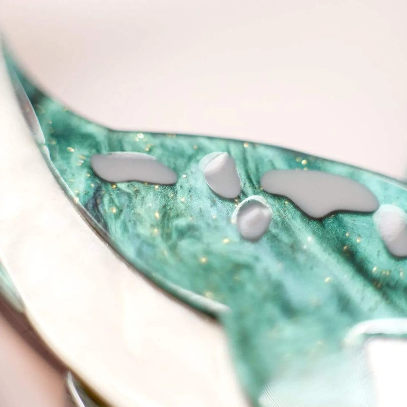 Erstwilder Neck And Neck Brooch^ Brooches