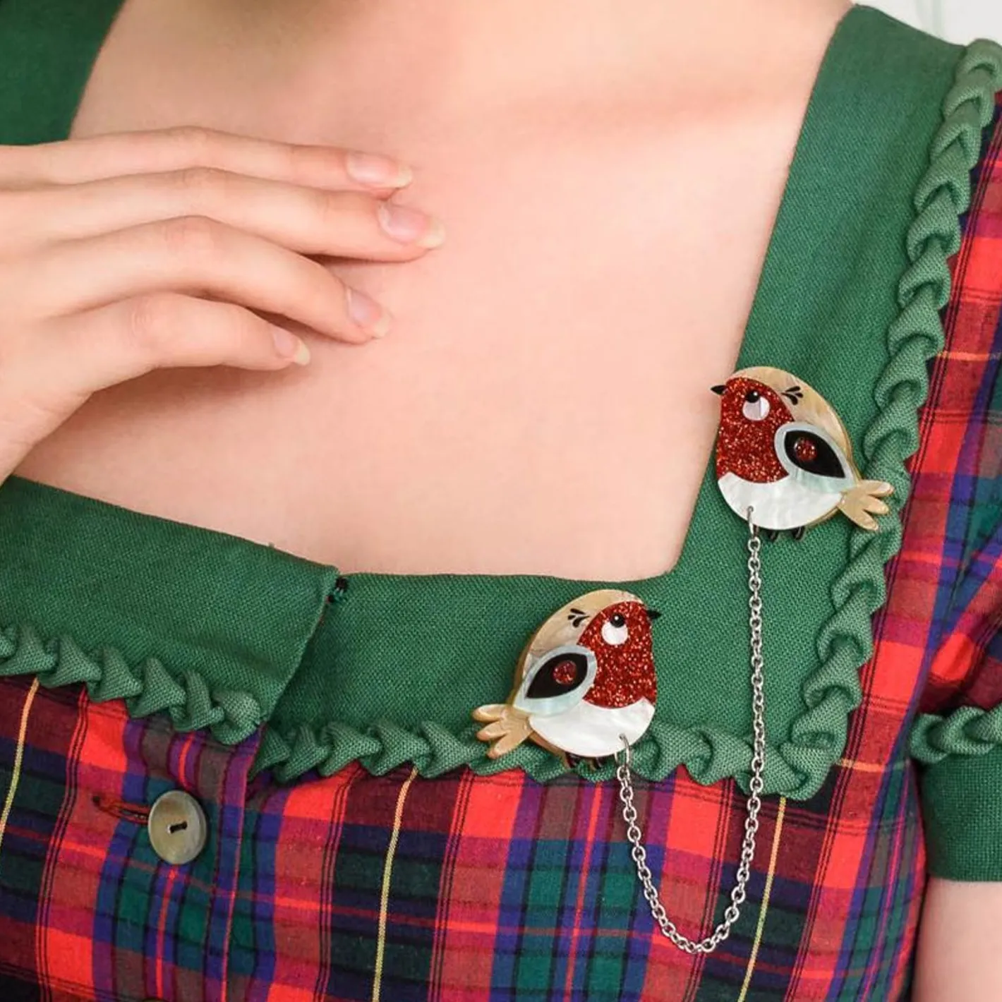 Erstwilder Red Robbin Cardigan Clips^ Brooches