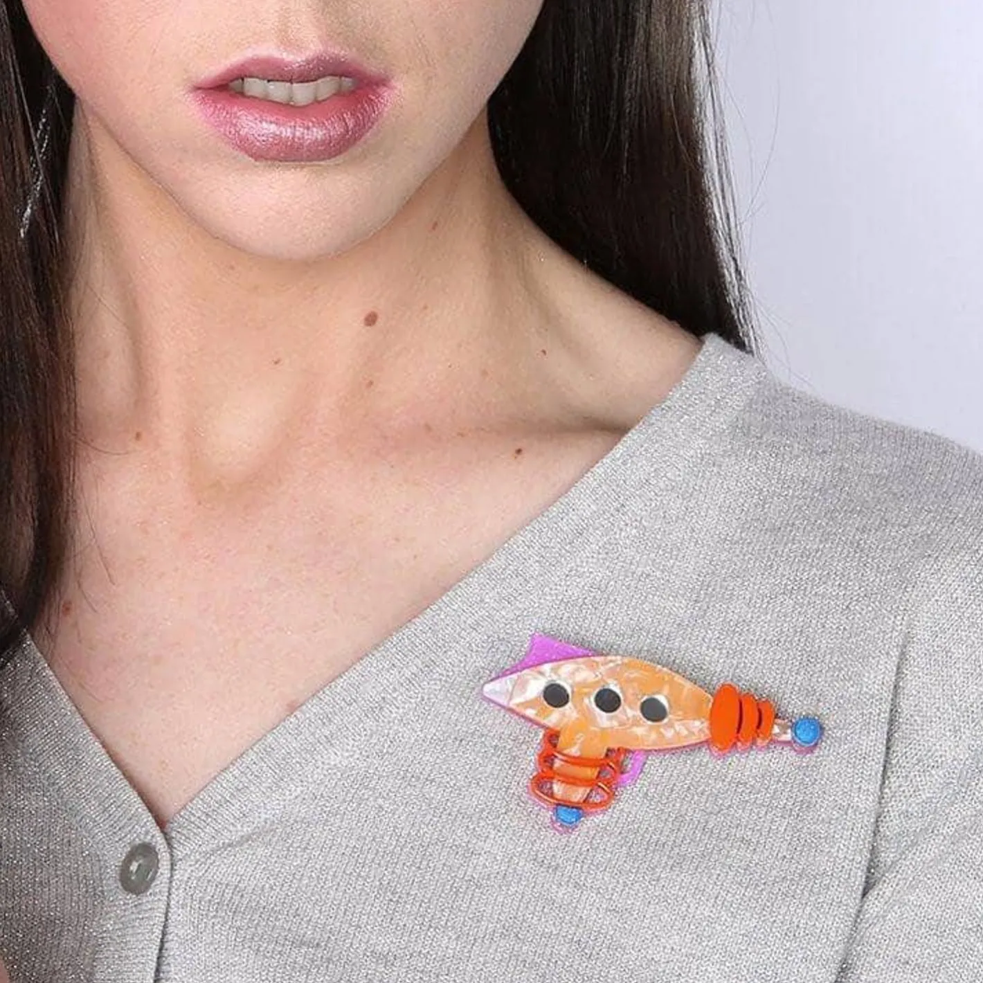 Erstwilder Roxy'S Ray Gun Brooch^ Brooches