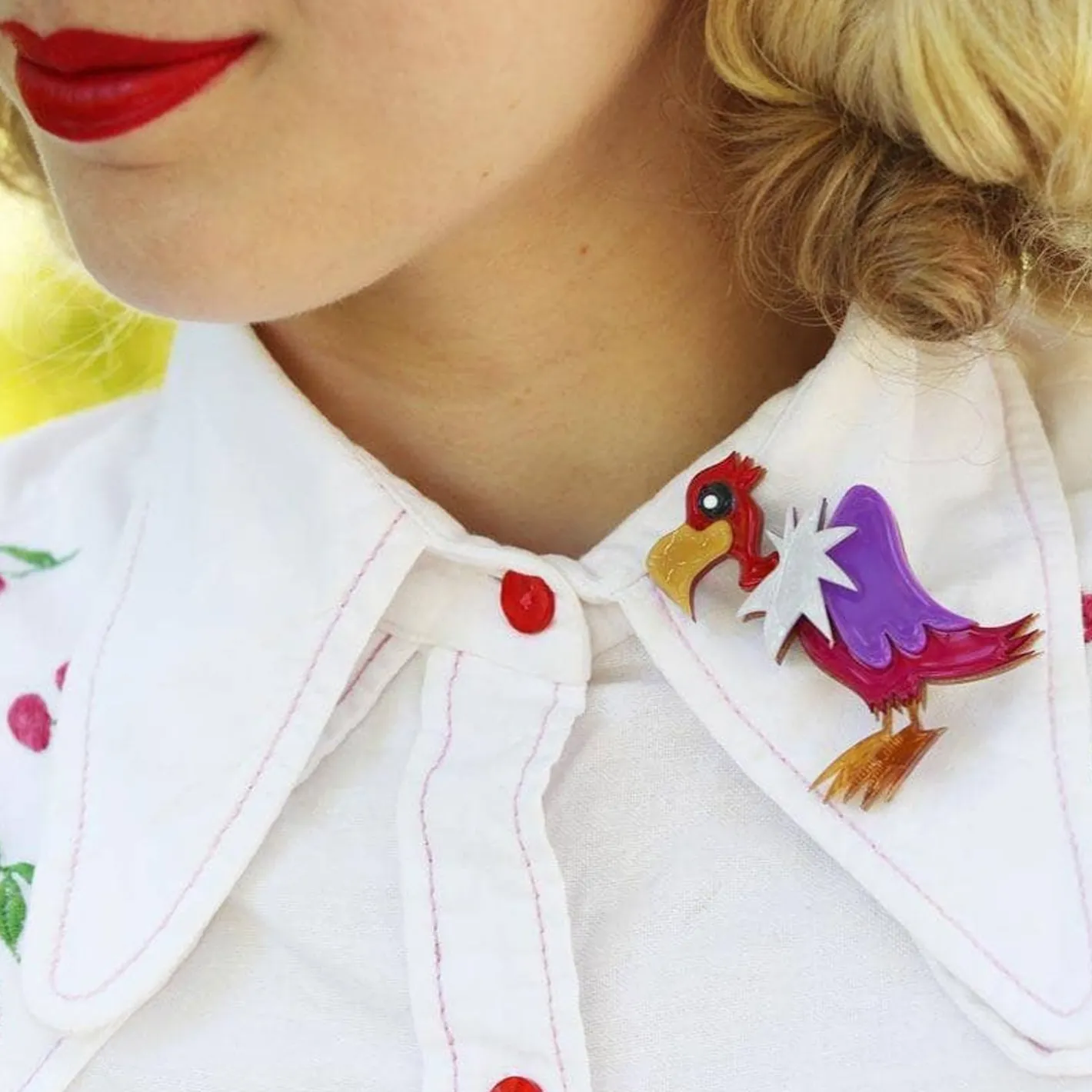 Erstwilder Scavenger Type Brooch^ Brooches