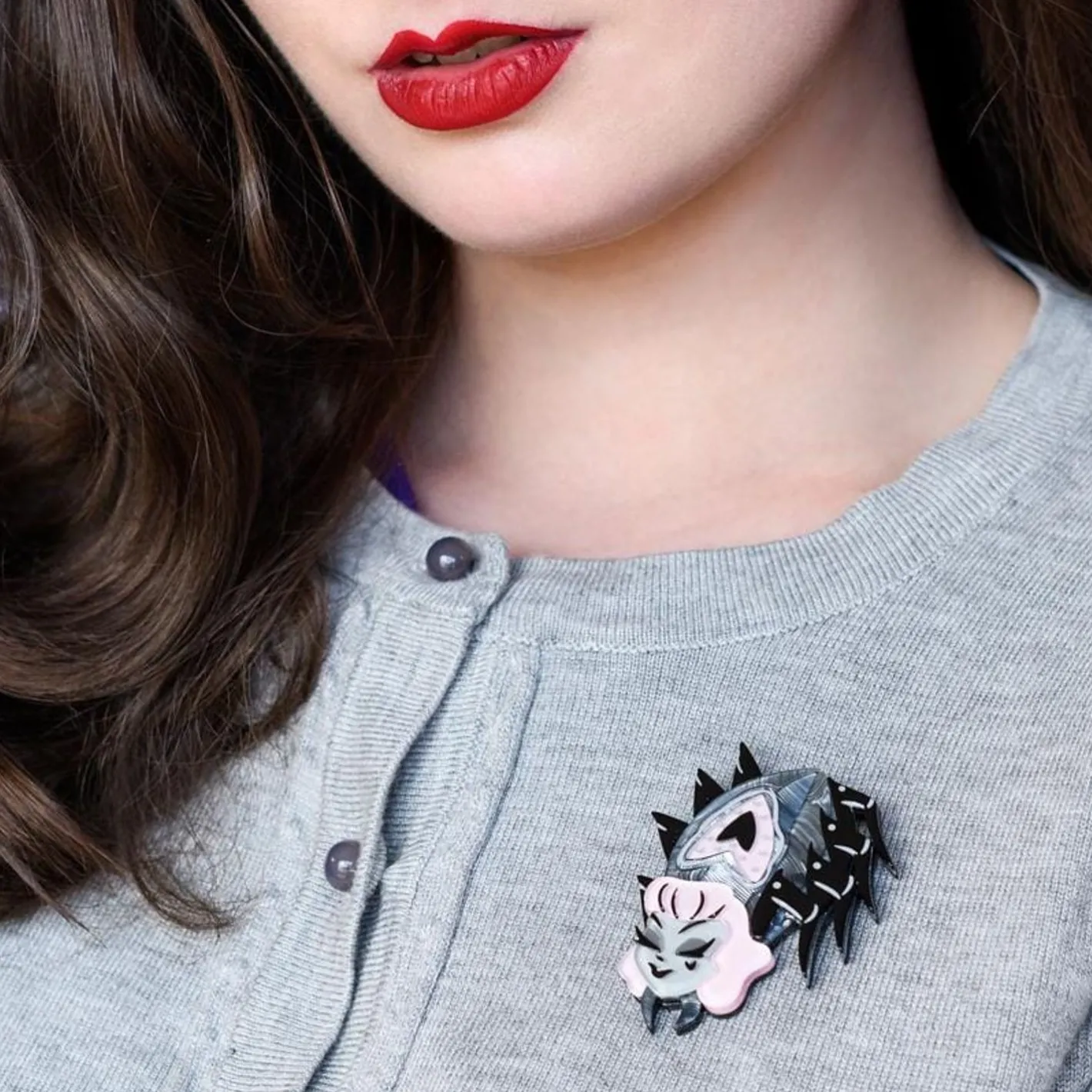 Erstwilder Spinner Of Spells Brooch^ Brooches