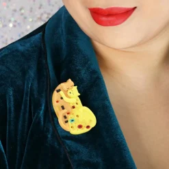 Erstwilder The Kiss Brooch^ Brooches